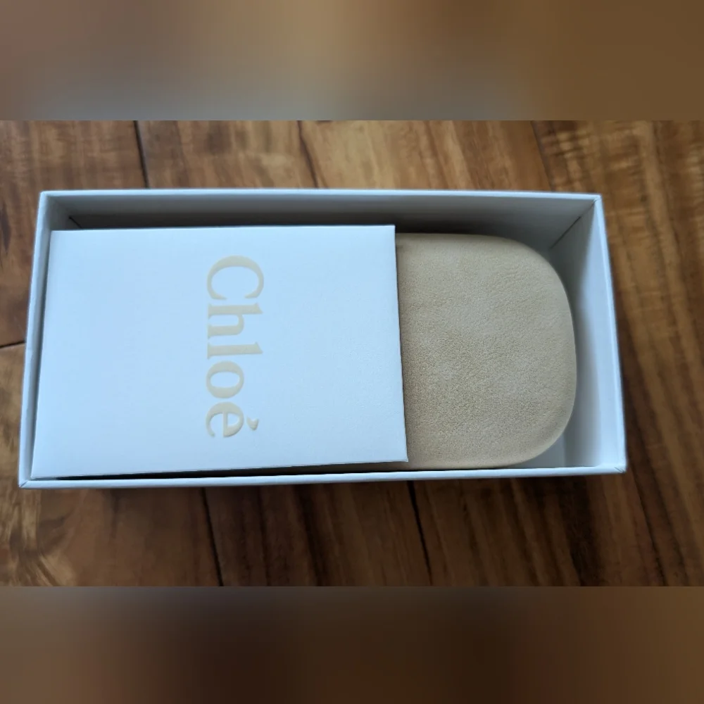 Chloe Glass Case Logo Lens Cloth Logo Box + Certification Card New ❤️